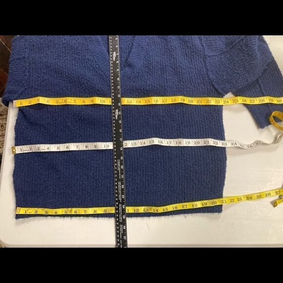 SCOOP, Navy Oversized Sweater, Size Small 4-6, V-Neck, Chunky,Style #R19-10206AR - Picture 7 of 8